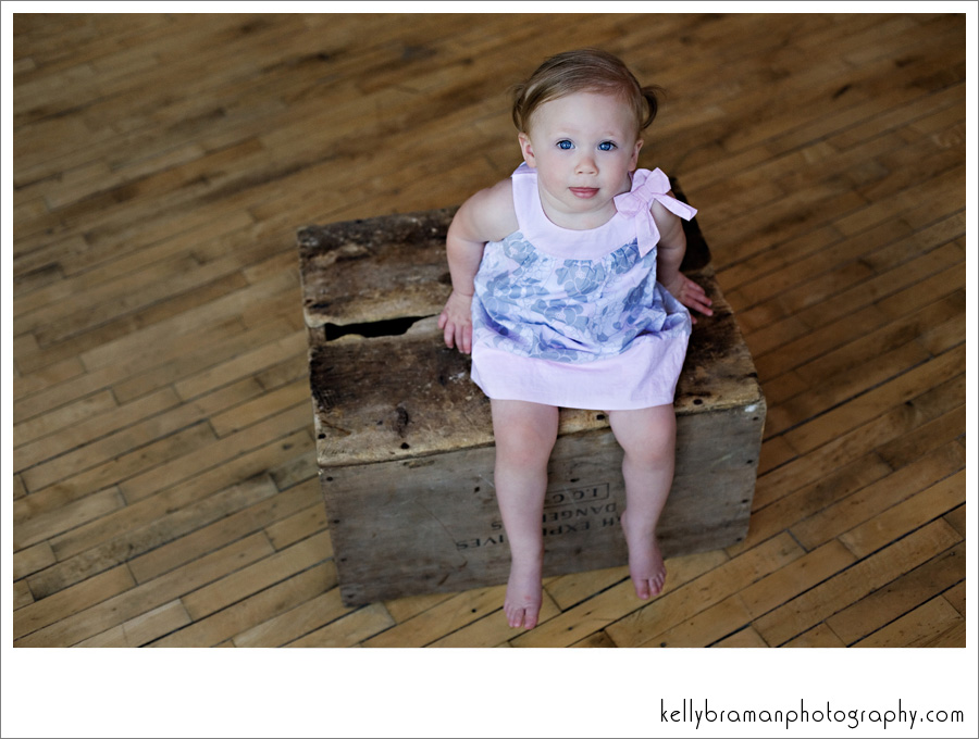 I love this image!  Look at that sweet little face!