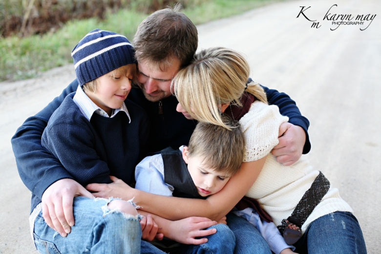 *my family...photo taken by Karyn May Photography...thanks Kmay! :)
