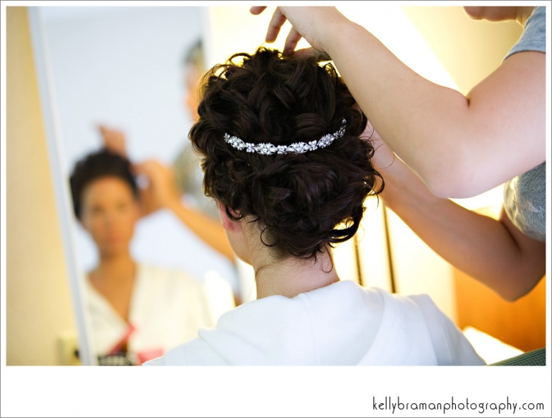 *Tara is a hairstylist...I love the head piece in the back :)