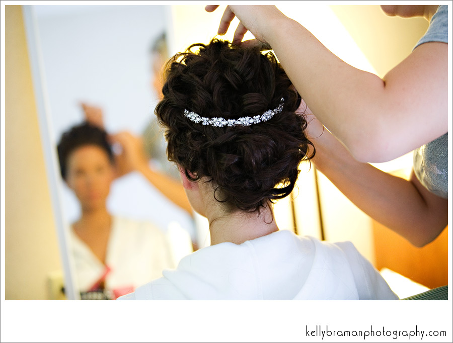 *Tara is a hairstylist...I love the head piece in the back :)