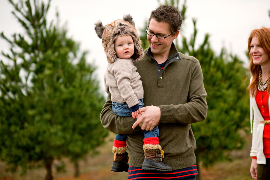 KELLY_BRAMAN_FAMILY_LIFESTYLE_STYLISH_TREE_FARM_PHOTOGRAPHY_019