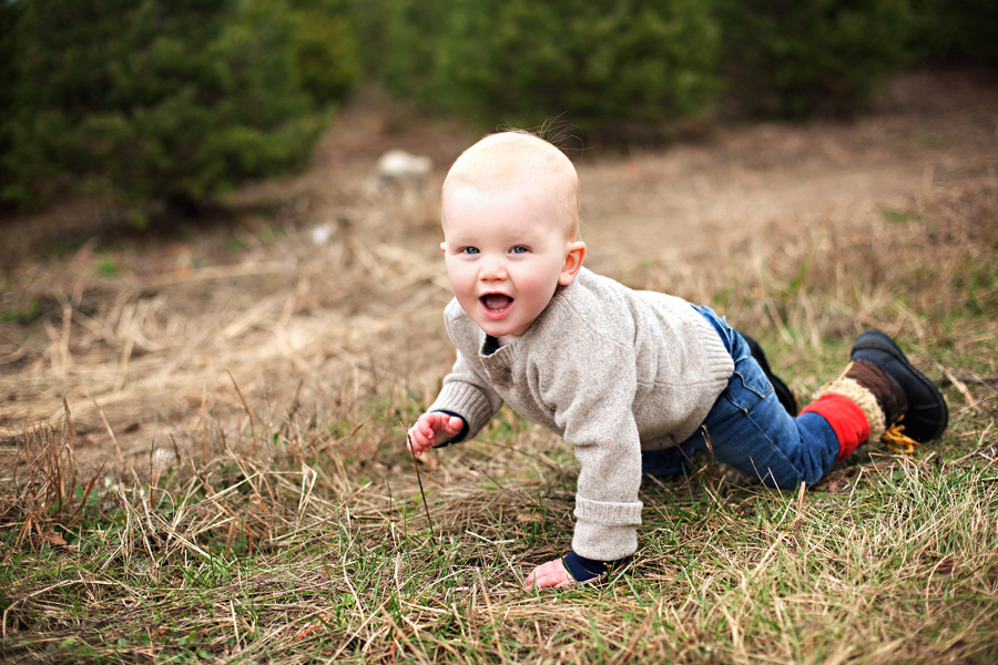 KELLY_BRAMAN_FAMILY_LIFESTYLE_STYLISH_TREE_FARM_PHOTOGRAPHY_041