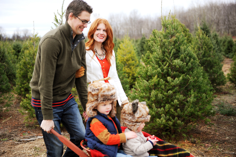 KELLY_BRAMAN_FAMILY_LIFESTYLE_STYLISH_TREE_FARM_PHOTOGRAPHY_053
