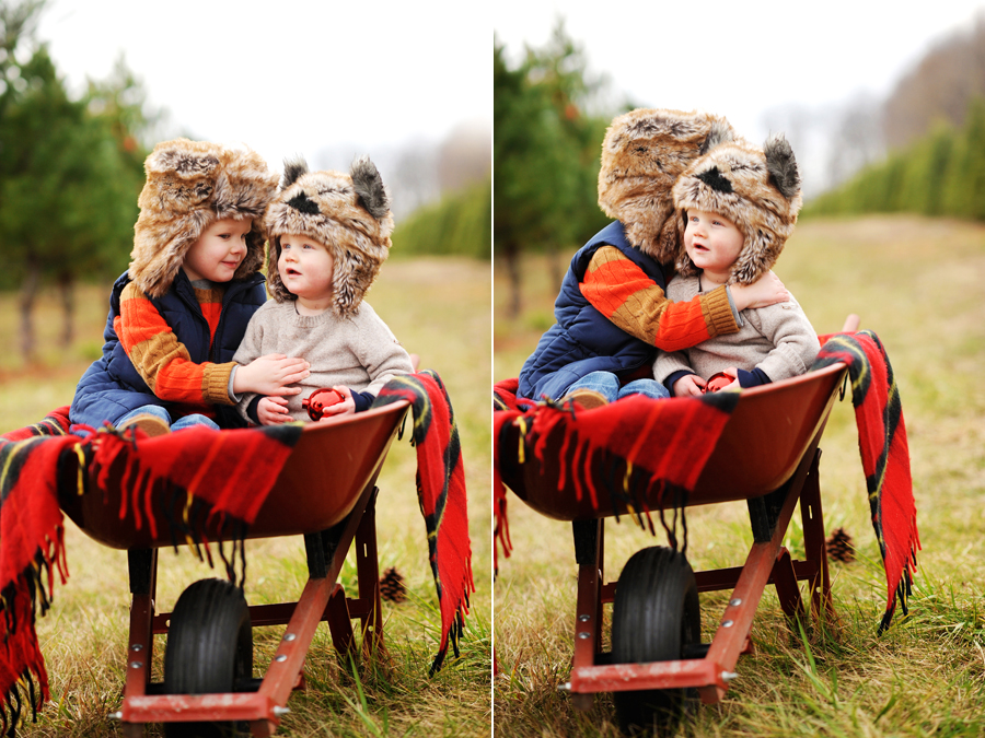 KELLY_BRAMAN_FAMILY_LIFESTYLE_STYLISH_TREE_FARM_PHOTOGRAPHY_055