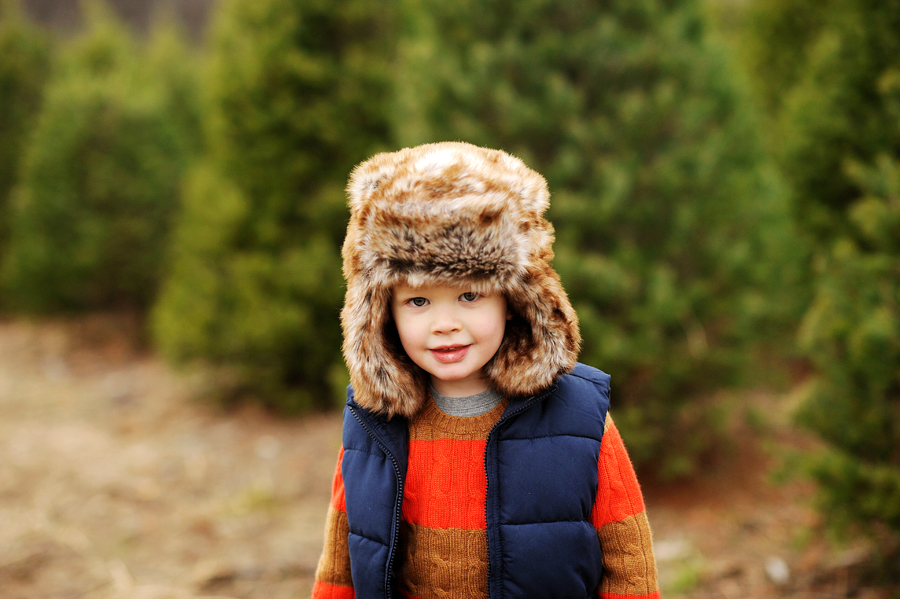 KELLY_BRAMAN_FAMILY_LIFESTYLE_STYLISH_TREE_FARM_PHOTOGRAPHY_063