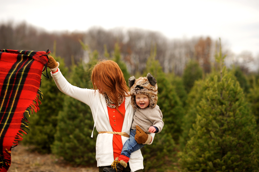 KELLY_BRAMAN_FAMILY_LIFESTYLE_STYLISH_TREE_FARM_PHOTOGRAPHY_080