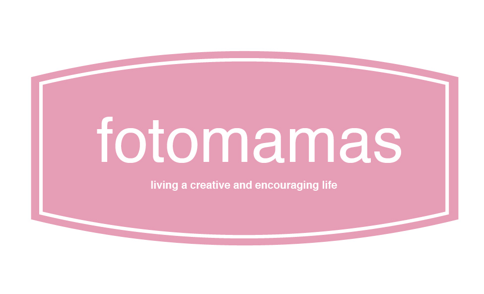 Fotomamas is a workshop for moms who want to learn more about their camera taught by Kelly Braman