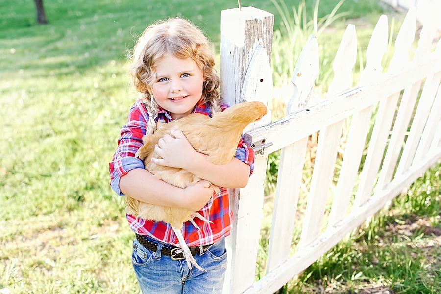 children with chicken photography session with Kelly Braman Photography